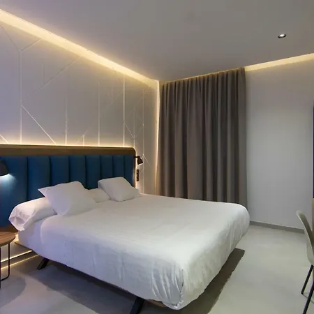 Roomtiques Guest house 3*