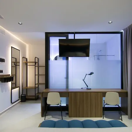Roomtiques Guest house 3*
